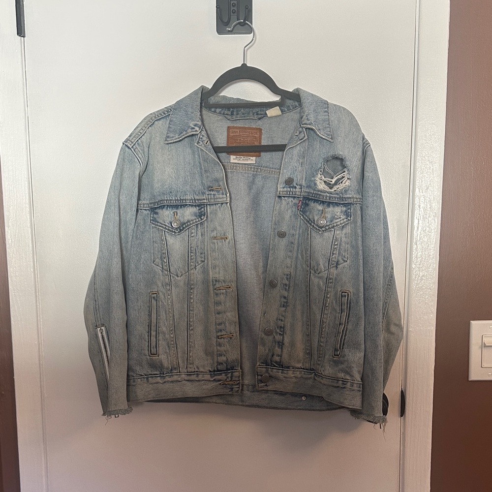 Levi’s Oversized Boyfriend Trucker Jacket
